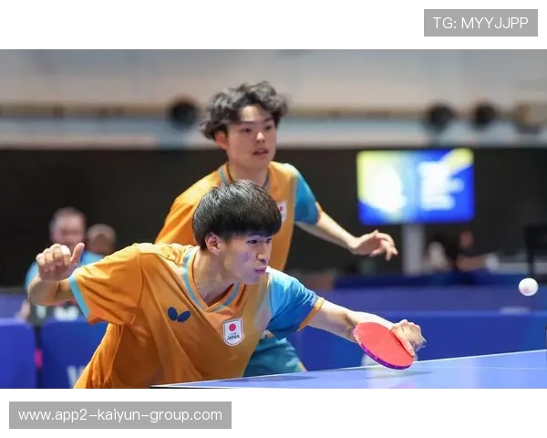 男双组合积极调整网前节奏，进攻连贯性提升